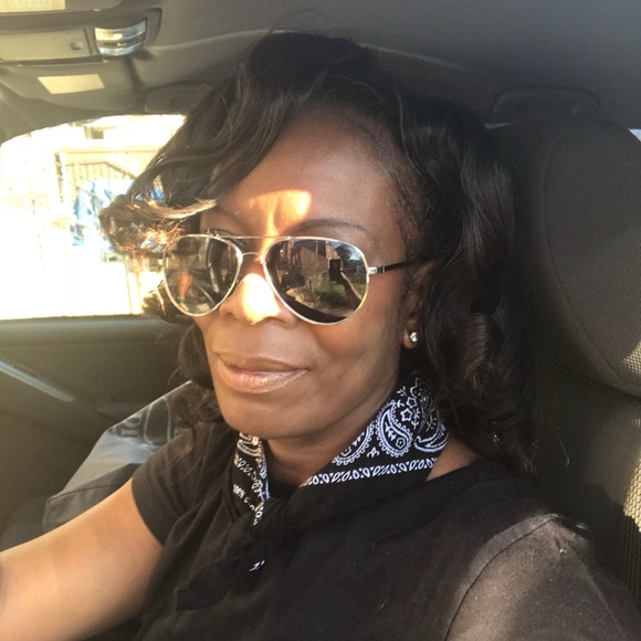 Meet your Posher, Marianne - Picture 2 of 2